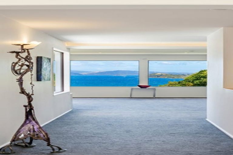 Photo of property in 18 Korokoro Road, Korokoro, Lower Hutt, 5012