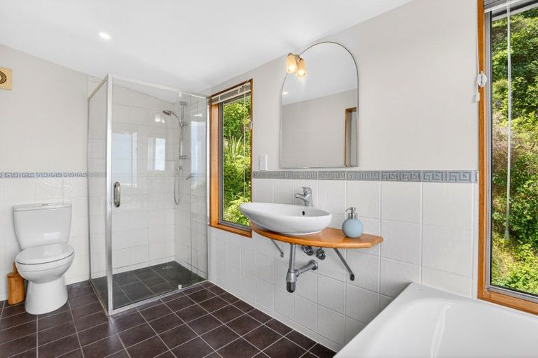 Photo of property in 10 Waitea Road, Muriwai, Waimauku, 0881