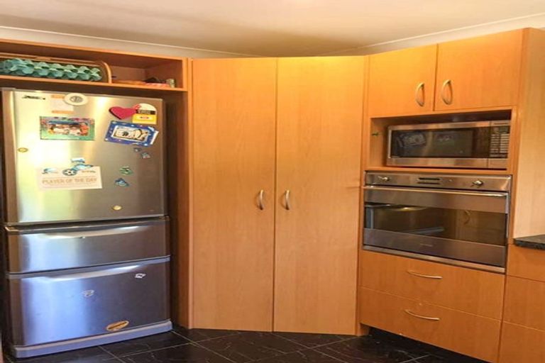 Photo of property in 60 Erlestoke Crescent, Churton Park, Wellington, 6037