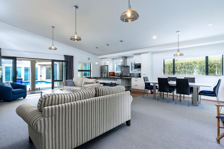 Photo of property in 29 Beach Road, Waikawa, Picton, 7220