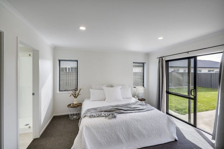 Photo of property in 16 Hikawera Drive, Frimley, Hastings, 4120