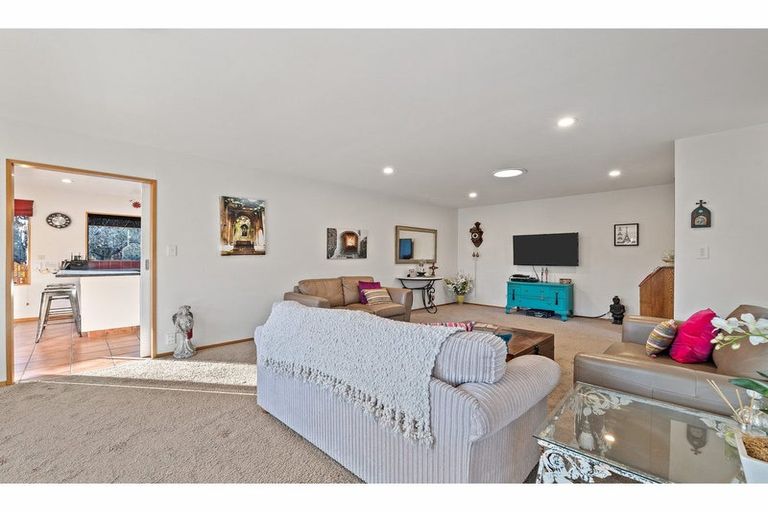 Photo of property in 2/2 Fountainhead Lane, Hillmorton, Christchurch, 8025