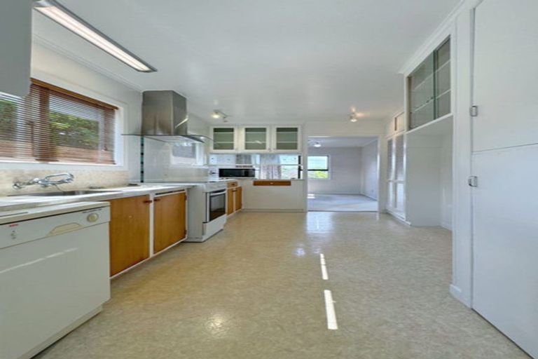 Photo of property in 29 Toru Street, Te Atatu Peninsula, Auckland, 0610