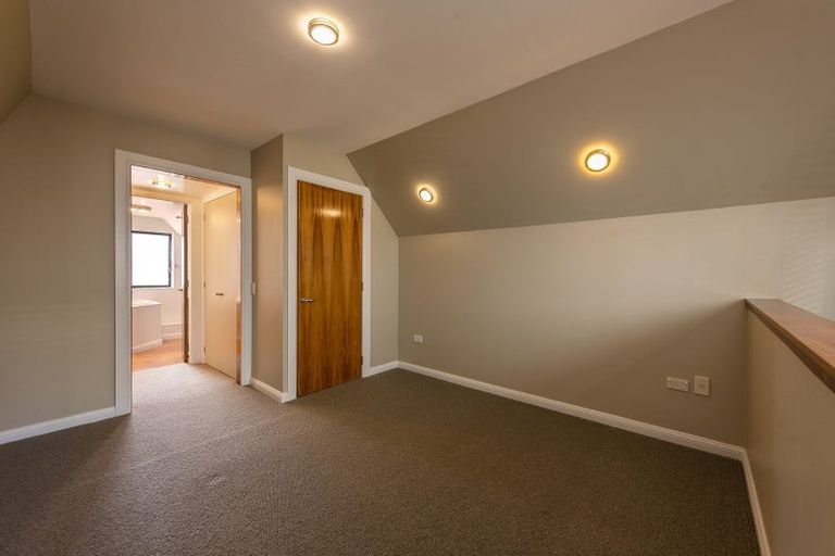 Photo of property in 3/2 Macdonald Crescent, Te Aro, Wellington, 6011