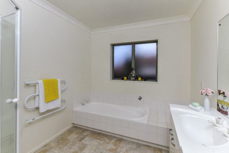 Photo of property in 12 Sophora Way, Albany, Auckland, 0632