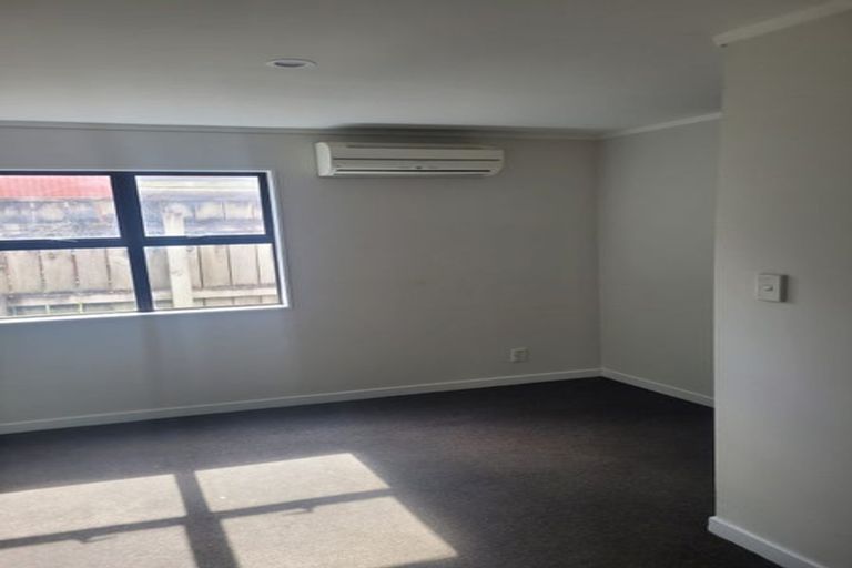 Photo of property in 6-8 Rolleston Street, Mount Cook, Wellington, 6021