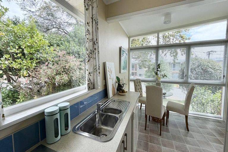 Photo of property in 5/13 Napoleon Avenue, Milford, Auckland, 0620