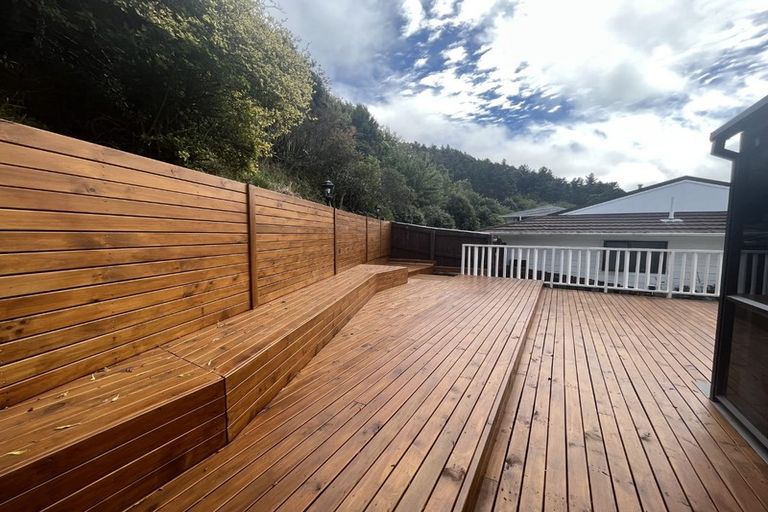 Photo of property in 18 Saint Aidans Way, Tawa, Wellington, 5028