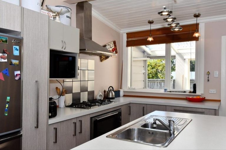 Photo of property in 27 Brough Street, Palmerston, 9430