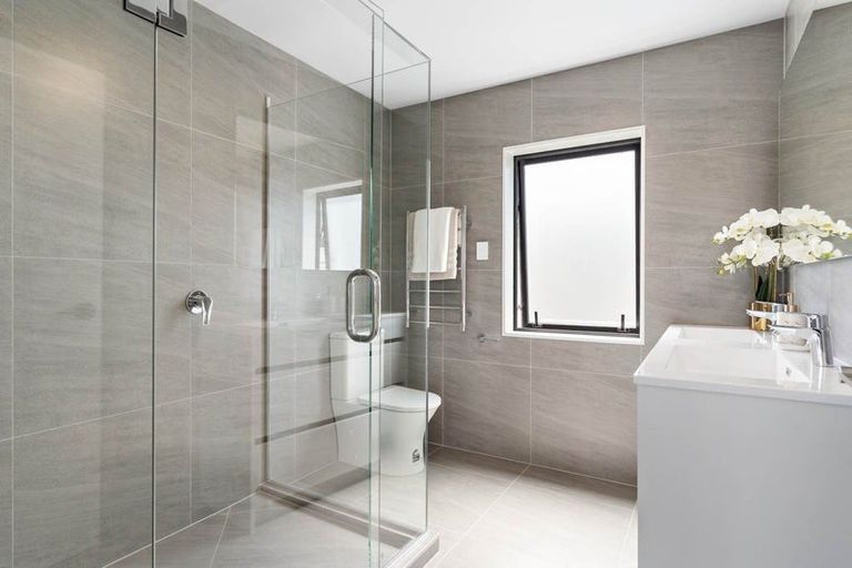 Photo of property in 92 Huanui Drive, Wainui, 0992