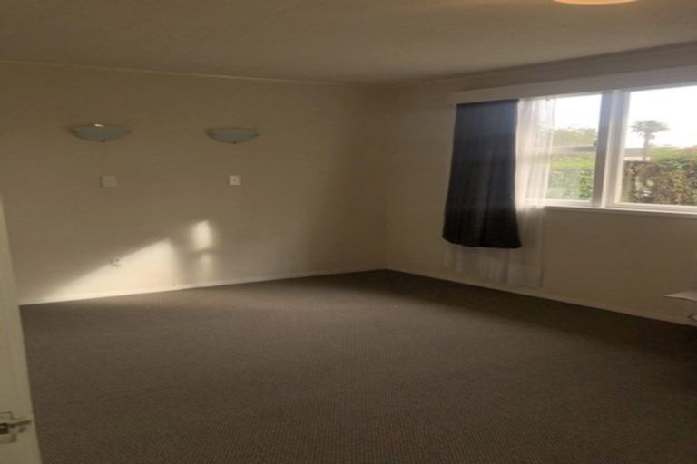 Photo of property in 14 Tatariki Street, Rosehill, Papakura, 2113