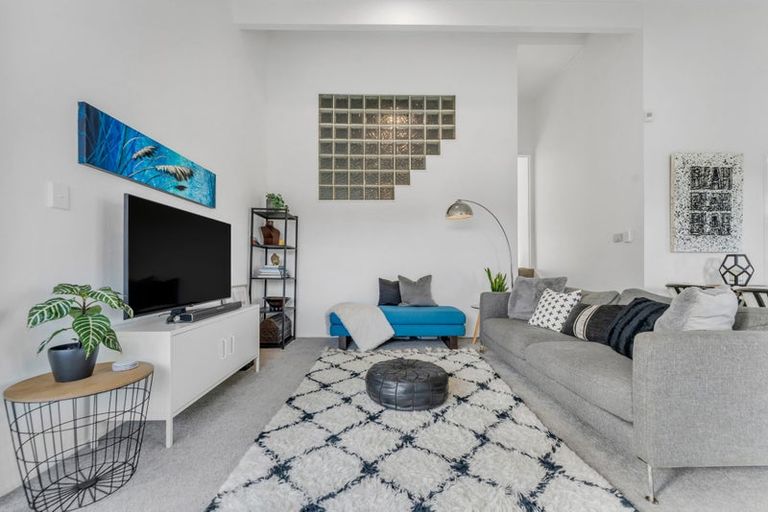 Photo of property in 1/28 Noeleen Street, Glenfield, Auckland, 0629