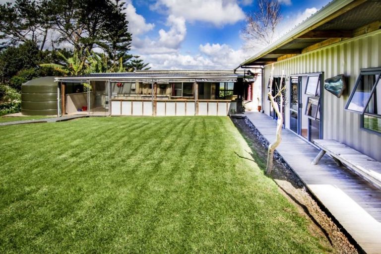 Photo of property in 100 Motukaraka Point Road, Kohukohu, 0491