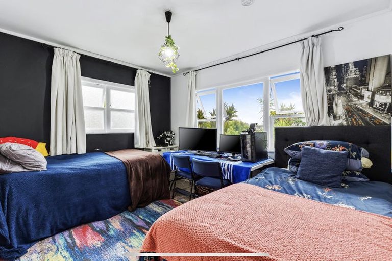 Photo of property in 19 Lanigan Street, Birkdale, Auckland, 0626