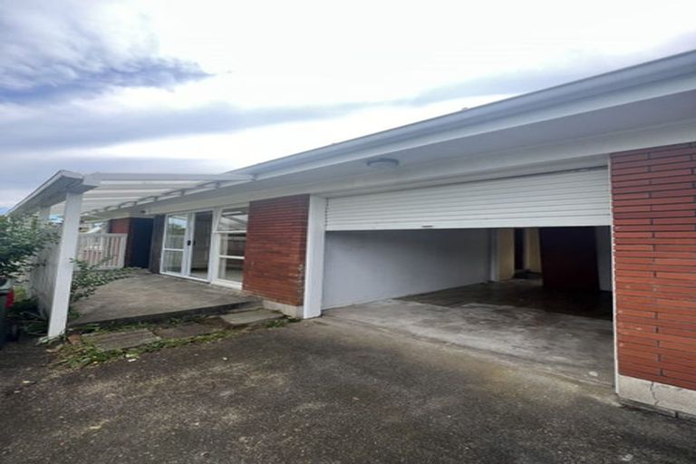 Photo of property in 1/2 Yacht Place, Bucklands Beach, Auckland, 2012