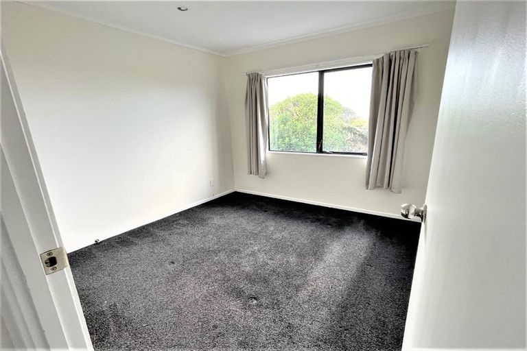 Photo of property in 13 Benchmark Drive, Massey, Auckland, 0614