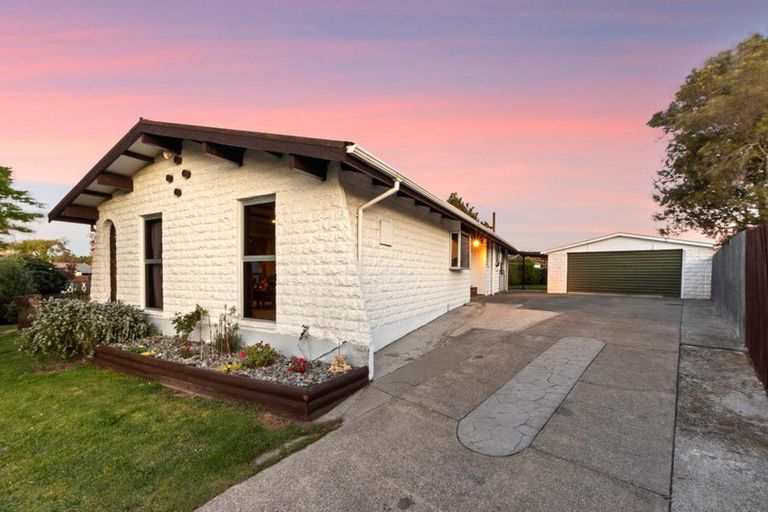 Photo of property in 73 Warren Crescent, Hillmorton, Christchurch, 8025