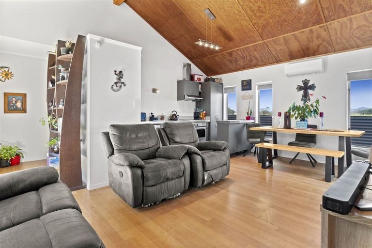 Photo of property in 42b Simpson Road, Papamoa Beach, Papamoa, 3118