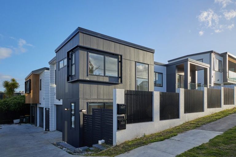 Photo of property in 36c Eastern Beach Road, Bucklands Beach, Auckland, 2012