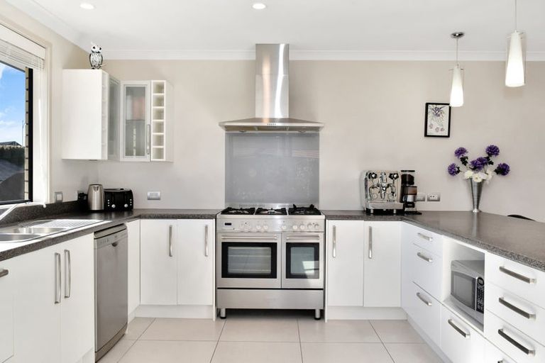 Photo of property in 1 Teal Place, Pyes Pa, Tauranga, 3112