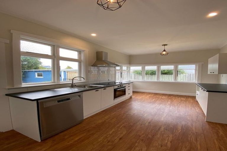 Photo of property in 8 Walsall Street, Addington, Christchurch, 8024