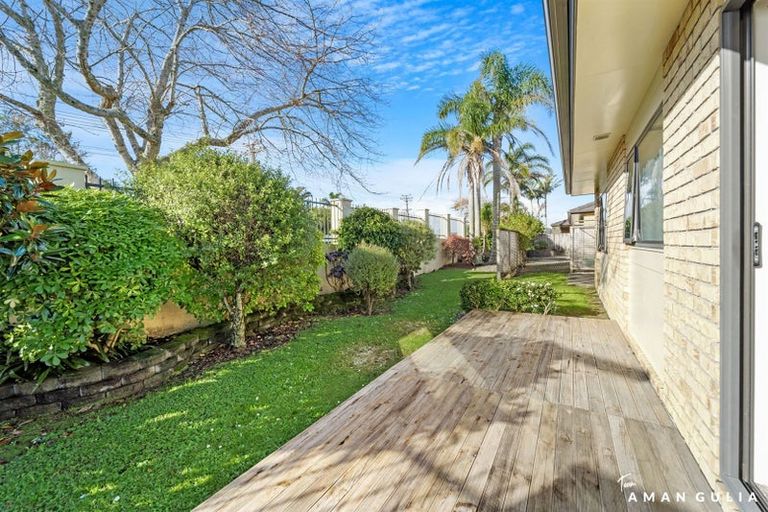 Photo of property in 3/197 Royal Road, Massey, Auckland, 0614