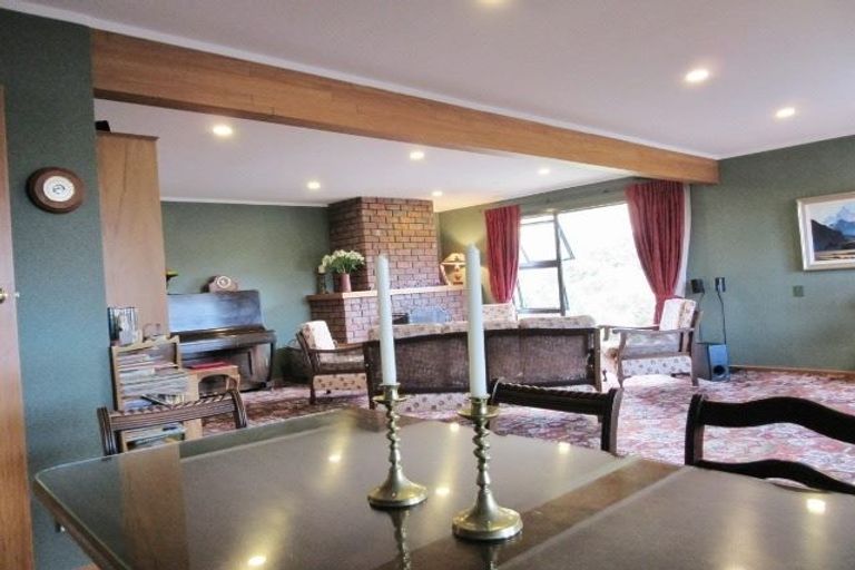 Photo of property in 20 Exploration Way, Whitby, Porirua, 5024