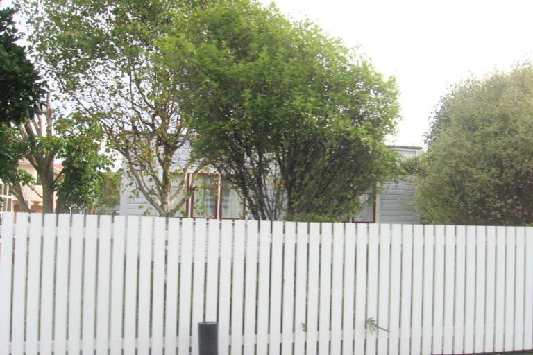 Photo of property in 1/13 Mana Esplanade, Paremata, Porirua, 5026