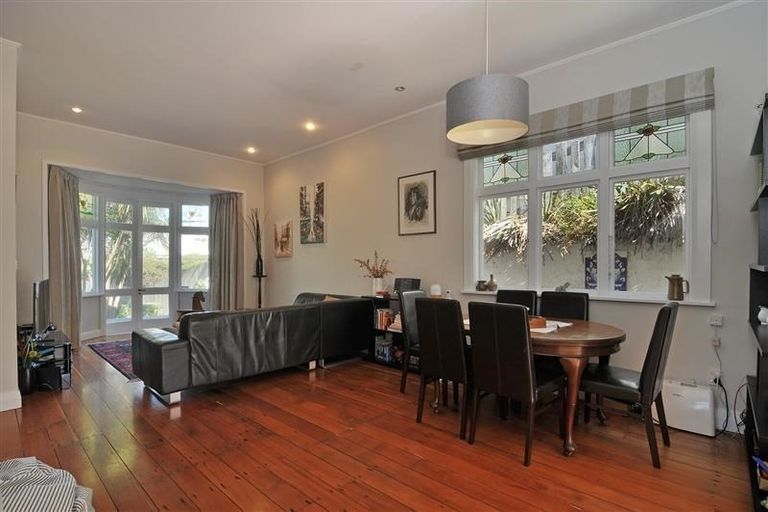 Photo of property in 27 Maida Vale Road, Roseneath, Wellington, 6011