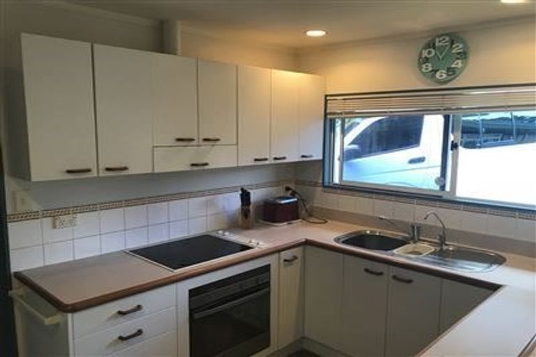 Photo of property in 11 Highbury Bypass, Birkenhead, Auckland, 0626