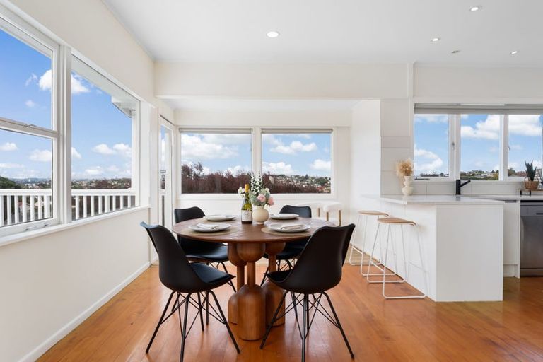 Photo of property in 1/113 Coronation Road, Hillcrest, Auckland, 0627