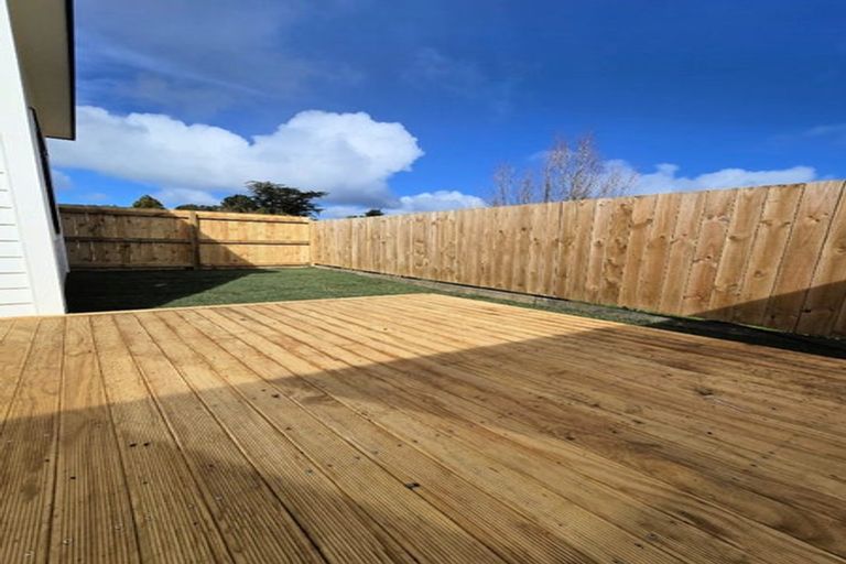 Photo of property in 41a Candia Road, Swanson, Auckland, 0614