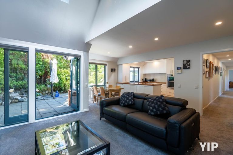 Photo of property in 17a Simla Crescent, Khandallah, Wellington, 6035