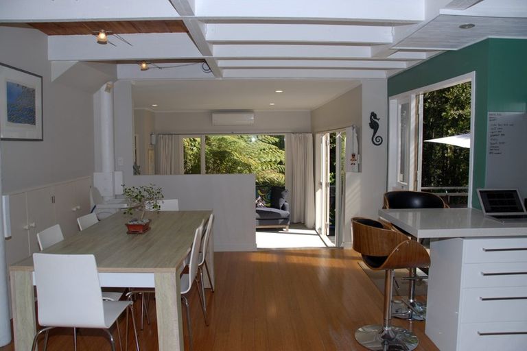 Photo of property in 14 Fitzpatrick Place, Chatswood, Auckland, 0626
