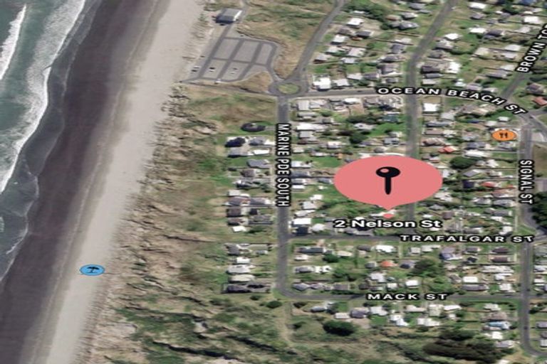 Photo of property in 2 Nelson Street, Foxton Beach, Foxton, 4815