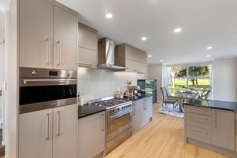 Photo of property in 2 Figaro Crescent, Takanini, 2112