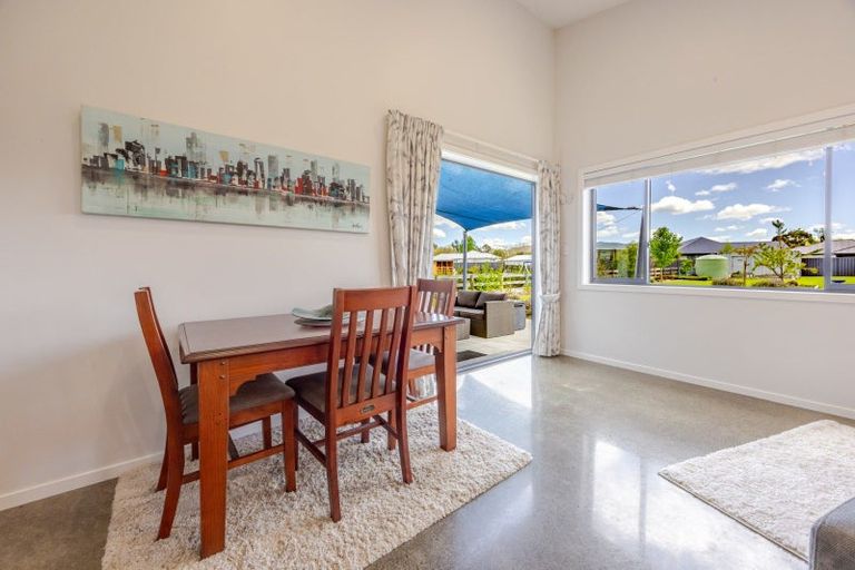 Photo of property in 8 White Road, Otane, 4202