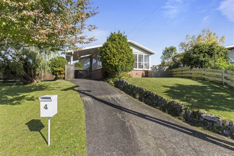 Photo of property in 4 Clendon Place, Manurewa, Auckland, 2102
