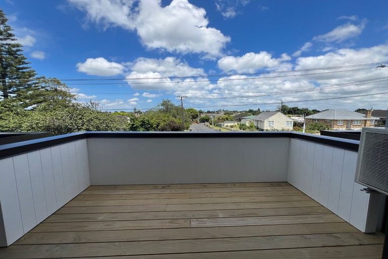 Photo of property in 2/30 Bowater Place, Manurewa, Auckland, 2102