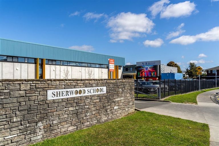 Photo of property in 1/7 Newstead Avenue, Browns Bay, Auckland, 0632