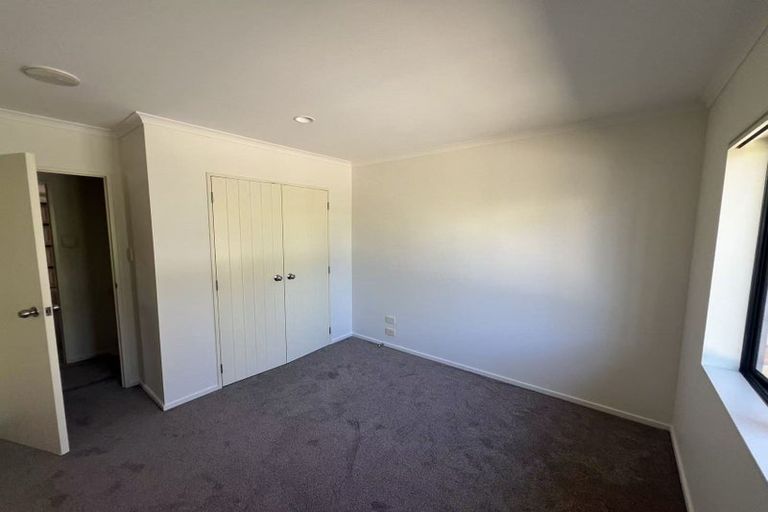 Photo of property in 2 Deerfield Place, Flat Bush, Auckland, 2019