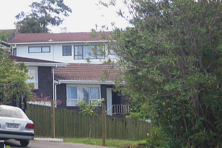 Photo of property in 1/6 Braund Place, Glenfield, Auckland, 0629