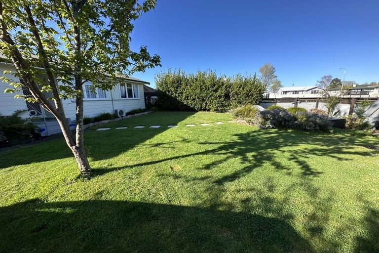 Photo of property in 2 Mcduff Place, Havelock North, 4130