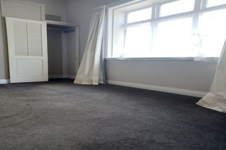 Photo of property in 106 Brougham Street, Mount Victoria, Wellington, 6011