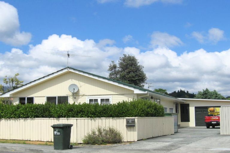 Photo of property in 5a Roband Crescent, Brown Owl, Upper Hutt, 5018