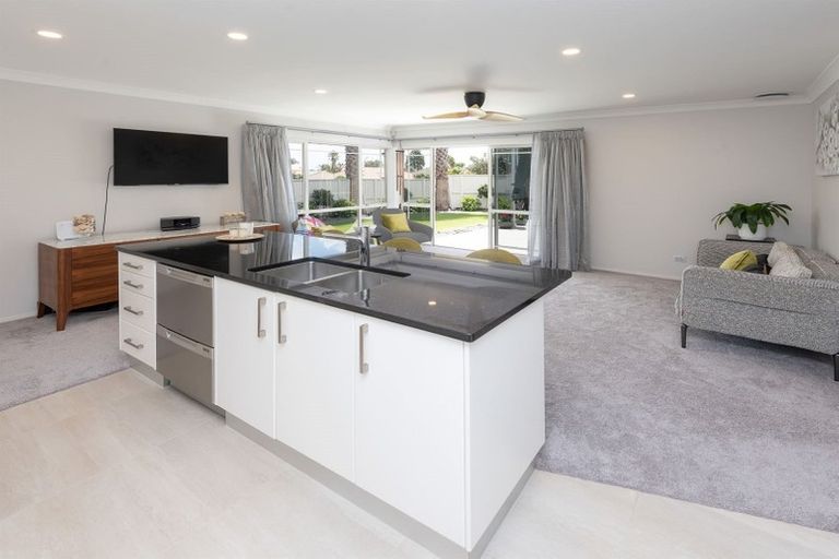 Photo of property in 2 Brailsford Court, Dannemora, Auckland, 2016