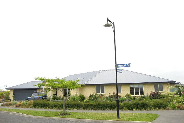 Photo of property in 2 Mahuri Street, Parklands, Christchurch, 8083