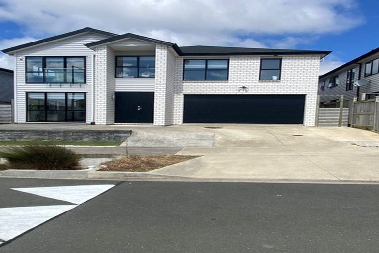 Photo of property in 16 Hauhake Road, Flat Bush, Auckland, 2019