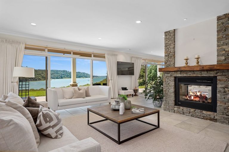 Photo of property in 109 Warman Road, Okura, Auckland, 0792