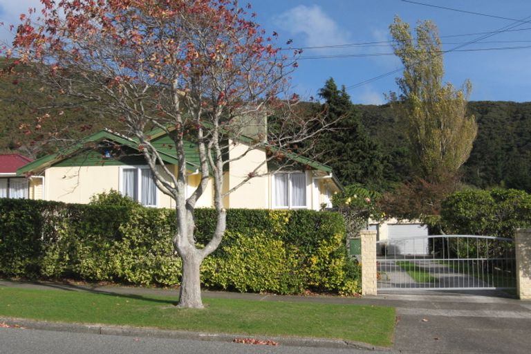 Photo of property in 190 Rata Street, Naenae, Lower Hutt, 5011